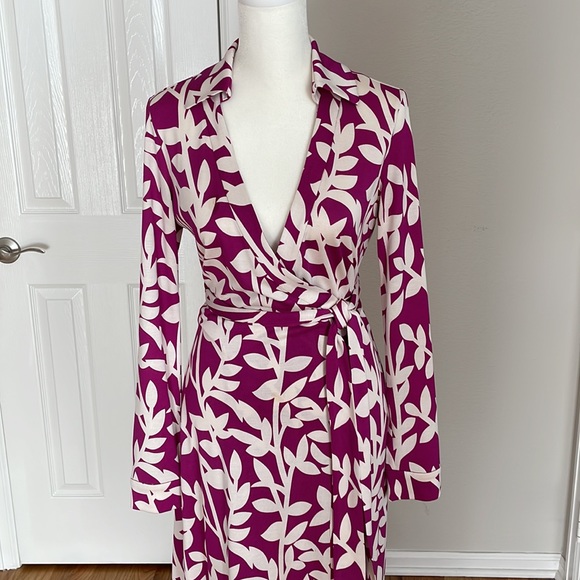 Diane von Furstenberg New Jeanne Wrap Dress in Brambles - Picture 2 of 10